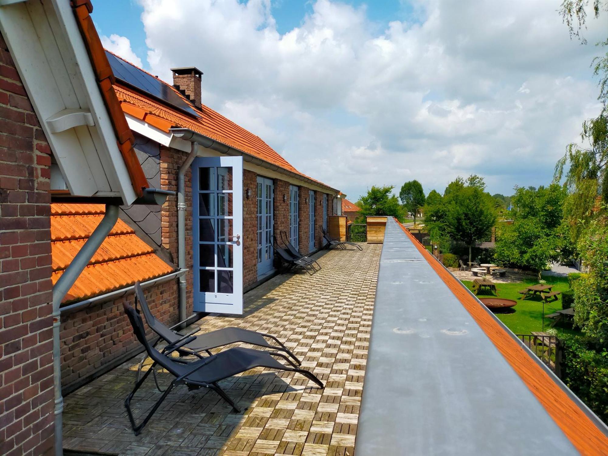 Aan De Molenberg Bed and Breakfast Broekhuizen  Exteriör bild