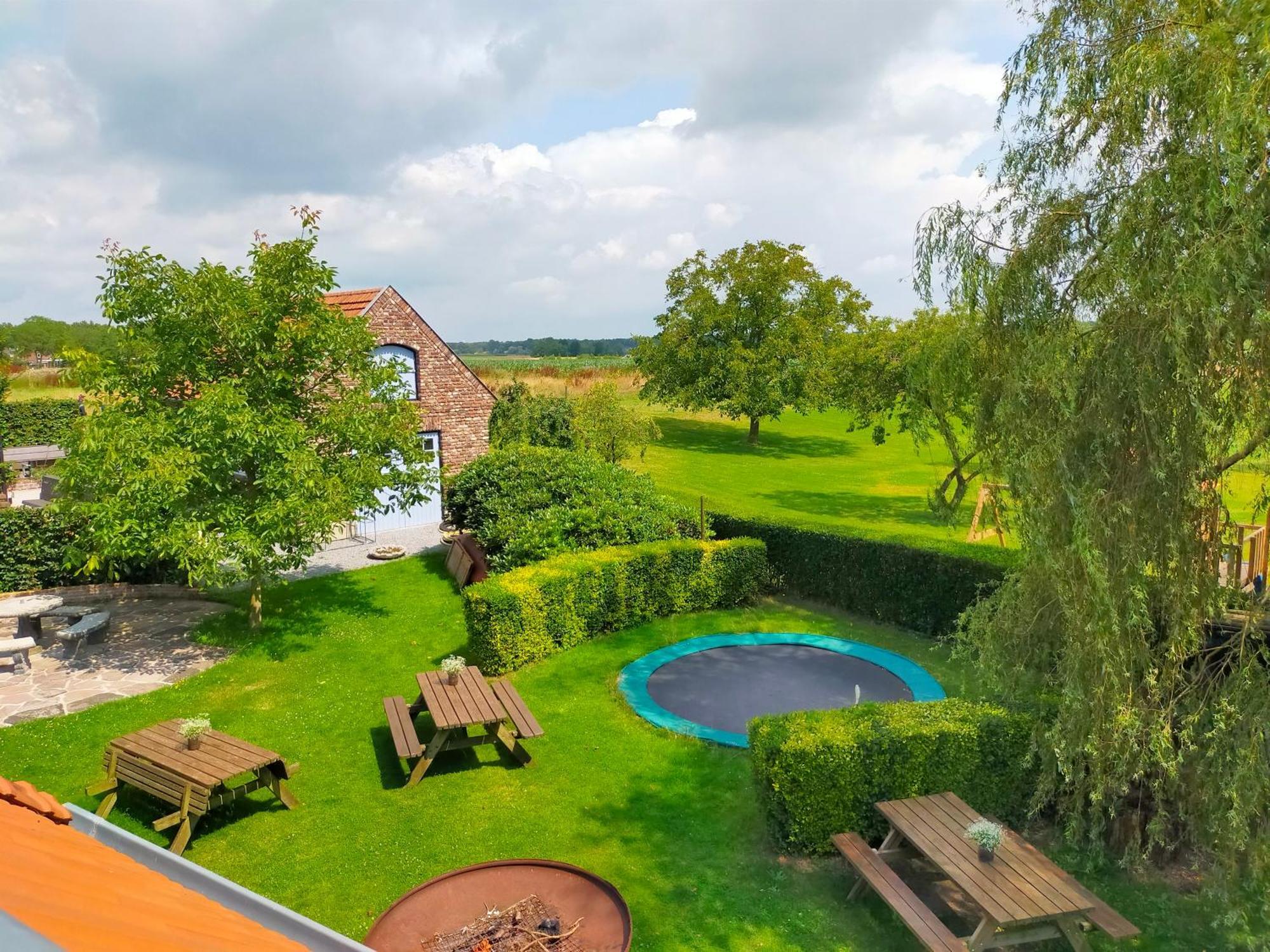 Aan De Molenberg Bed and Breakfast Broekhuizen  Exteriör bild